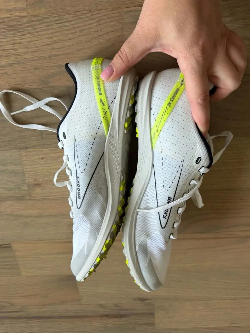 Brooks Draft XC Spikeless Cross Country Running Shoes White/Black/Nightlife